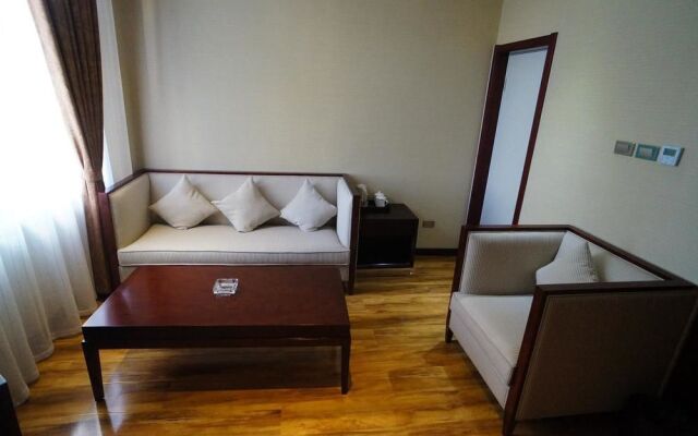 Sunshine Holiday Hotel