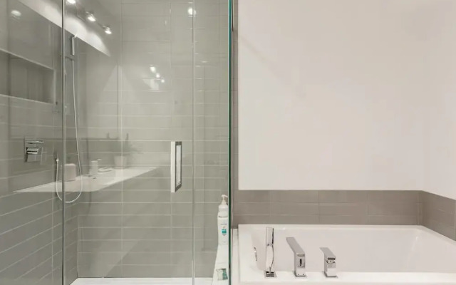 Exquisite Modern Condo in Little Italy
