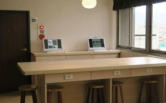 Heybear Capsule Hotel