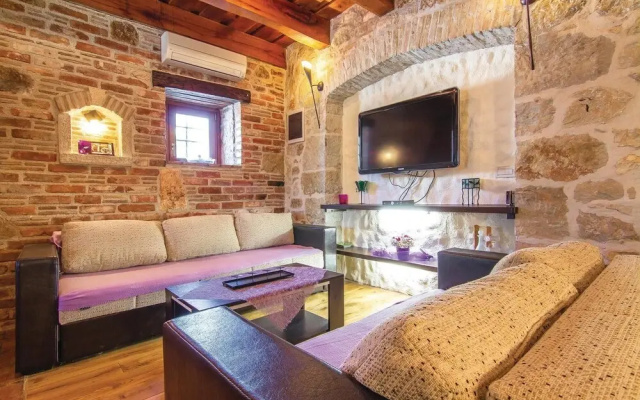 Amazing Home in Porec With Wifi and 2 Bedrooms - Hotel in Porec - Photo 4