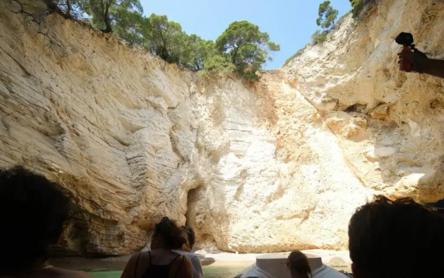 "saracena" Holiday Home With Private Beach and Swimming Pool