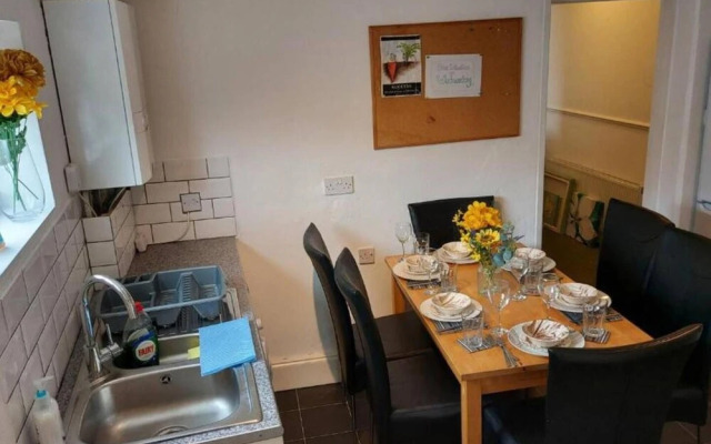 Gilling Villa Remarkable 4-bed House in Gillingham