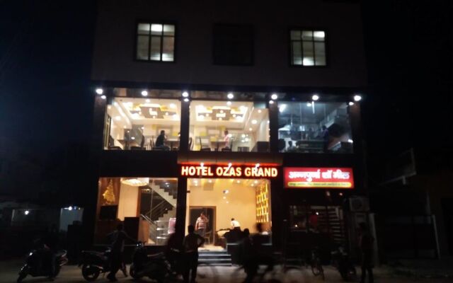 Hotel Ozas Grand