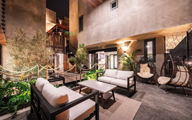City24 Hotel Little Italy Mission Hill