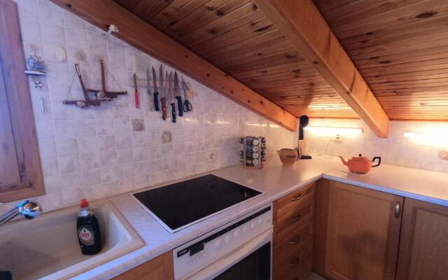 Loft apartment 20m from sea