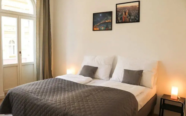 Rose suites and rooms