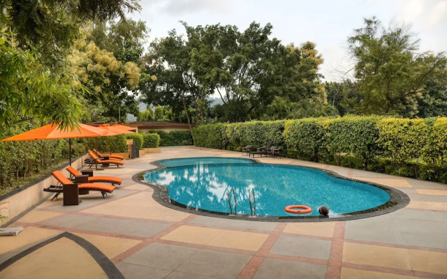 Manu Maharani Resort Corbett
