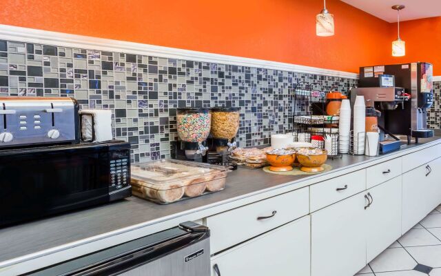 Casa Blanca Hotel - Orange