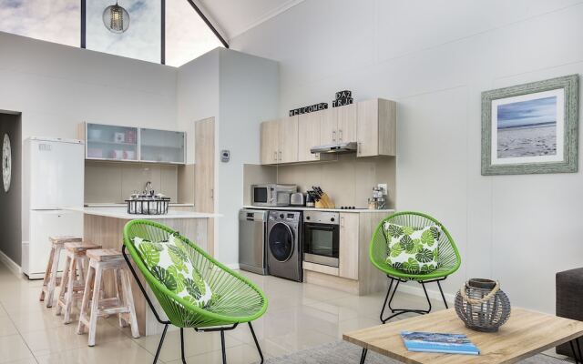 Azure 213 On Big Bay