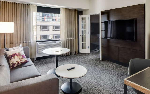 DoubleTree by Hilton Hotel & Suites Jersey City