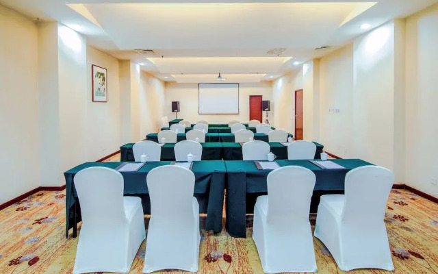 Fengyanjianguo Hotel