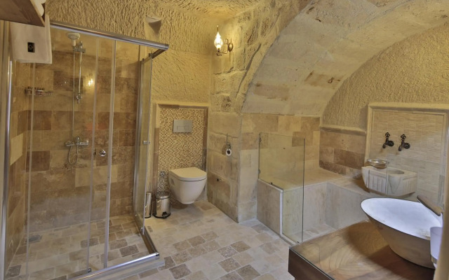 Jacob's Cave Suites
