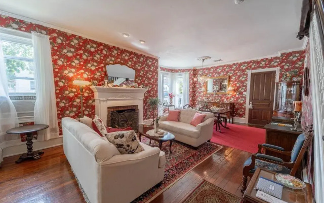 The Bella Victoria- Adult Only