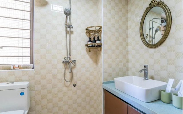 Zhengzhou Zhongyuan·Shenglong square