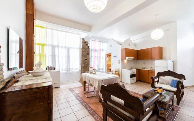 Town House for 6-16