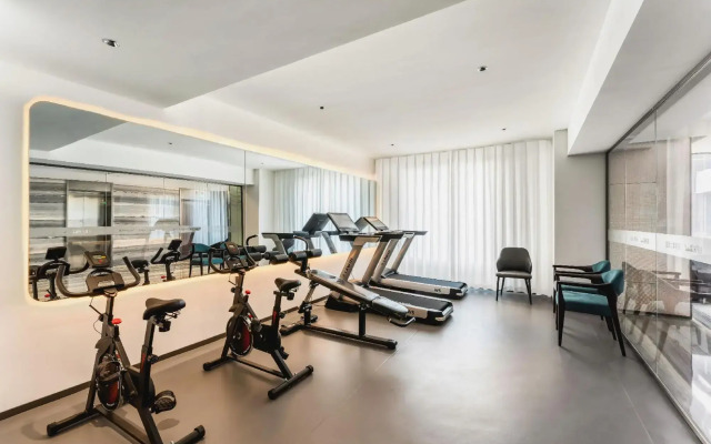 Baolifeng International Business Hotel