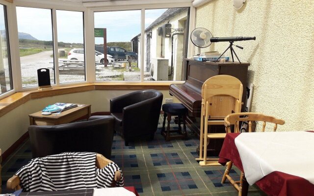 Altnacealgach Motel