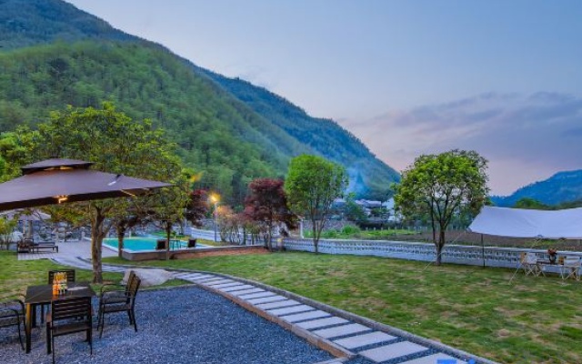 Facing the Mountain for Residence | Anji Zhuxi Mountain Wild Drift Dock Homestay – Outside – Huzhou