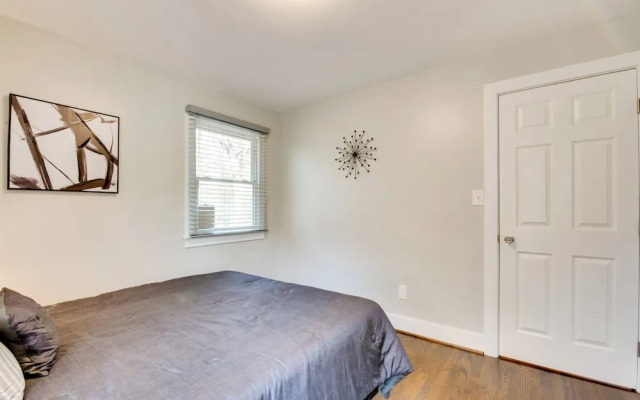 Pet-friendly Home ~ 6 Mi to Downtown Atlanta!