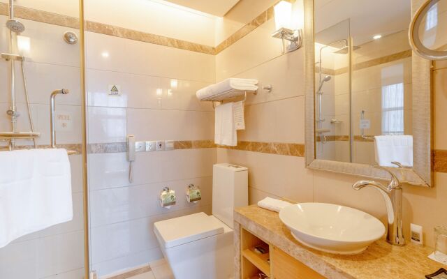 Regal Plaza Hotel & Residence Waigaoqiao