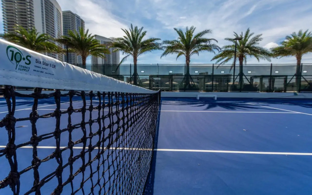 HYDE Beach House Resort Rental