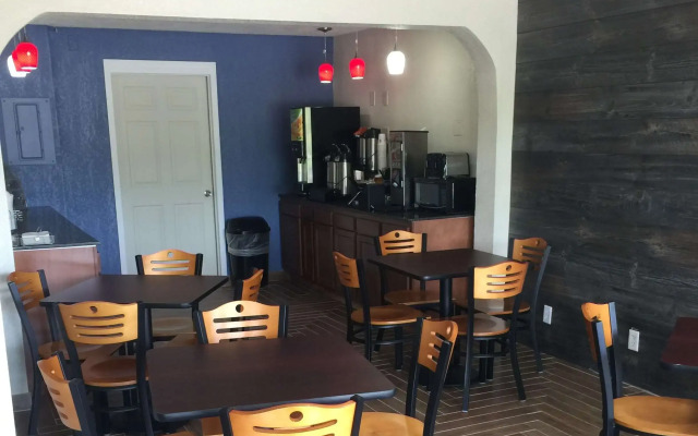 Super 8 by Wyndham Florence