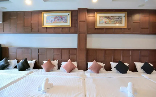Deco Lux Hotel