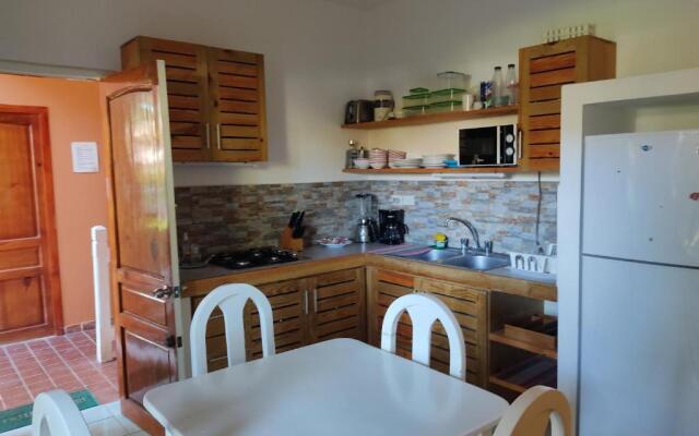 Apartment with pool & garden in beach area