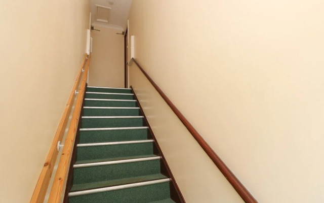 Flat 2, Clifton Gardens