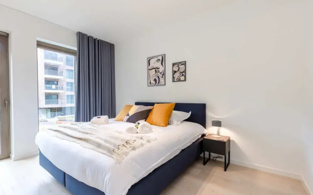 New Holiday Home With Parking Near the Beach