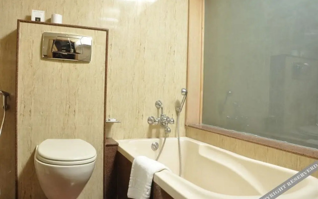 OYO Townhouse O75309 Hotel Royal Cm