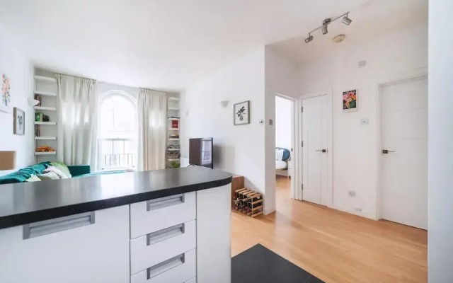 Rotherhithe Riverside Flat