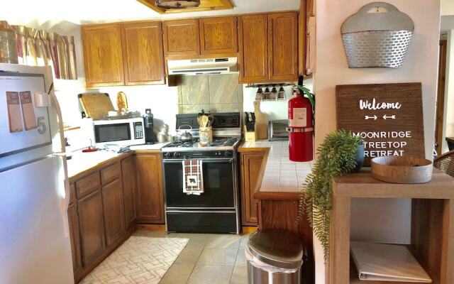 Moonridge Treetop Retreat