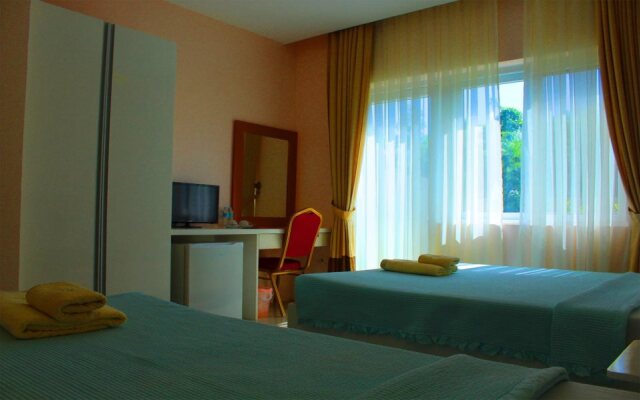 Queens Island Golf and Village