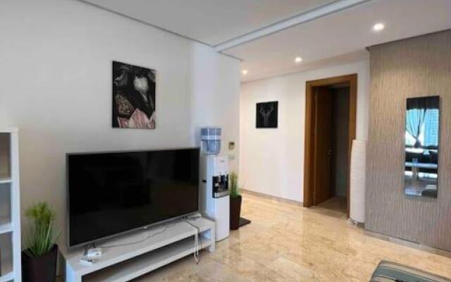 Beautiful 2beds apartment with swim pool in marina