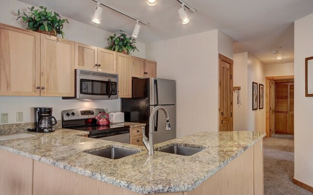 8452 Dakota Lodge 2 Bedroom Condo by RedAwning