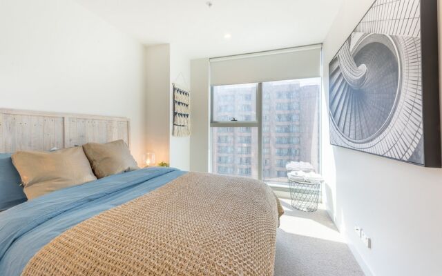 Stylish city views CBD 2 bed 2 bath