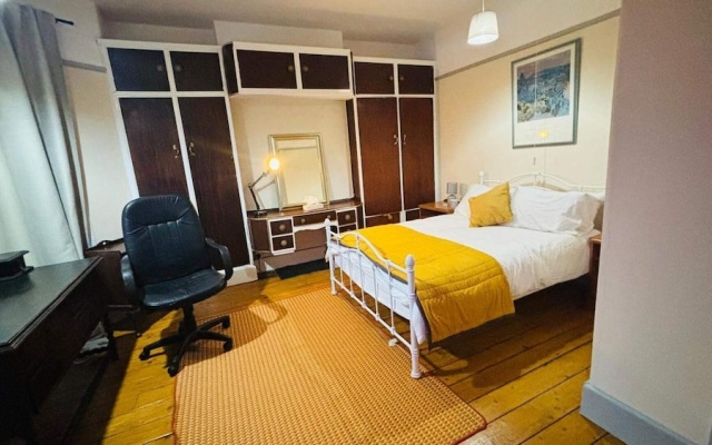 House - Sleeps 8 - Clifton Down 10 min Walk