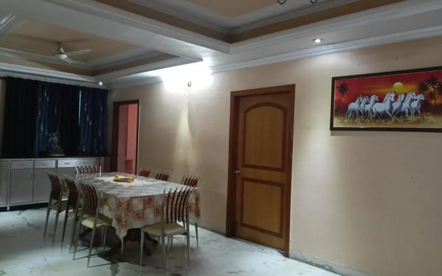 TRS Townhouse Inn