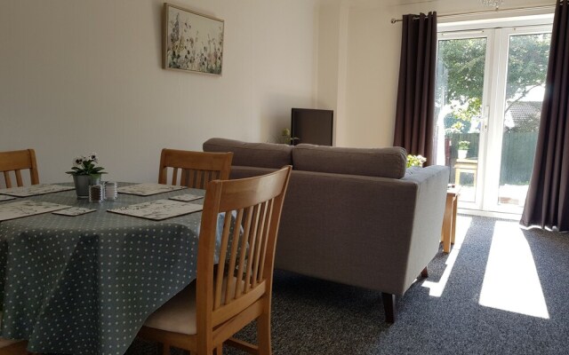 Charming 2-bed House in Torquay