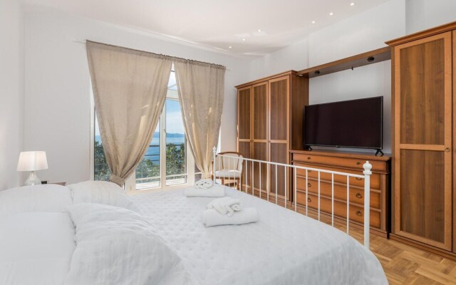 Amazing Home in Matulji With 5 Bedrooms, Jacuzzi and Wifi