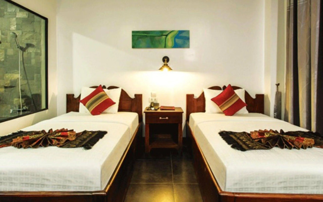 Yeak Loam Hotel