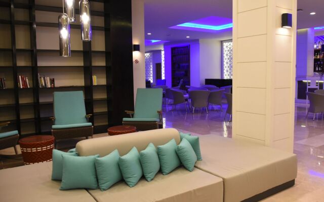 Hotel La Marina Plaza & Spa