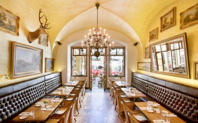 Iron Gate Hotel & Suites Prague by BHG