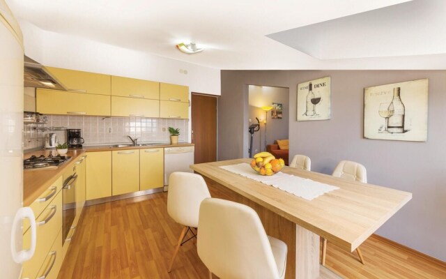 Amazing Home in Fazana With Wifi and 2 Bedrooms