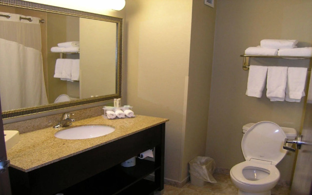 Holiday Inn Express & Suites Belle Vernon by IHG