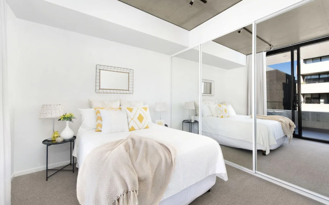 Accommodate Canberra - Azure