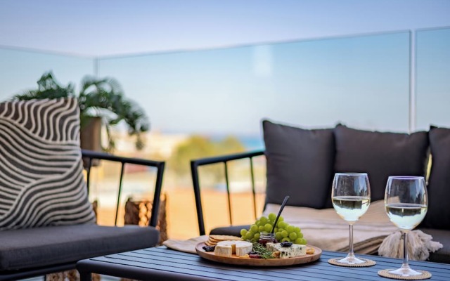 Sanders Gaia Bright 2 Bdr Apt With Sea View