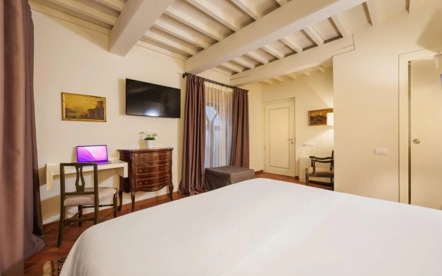 Hotel Embassy