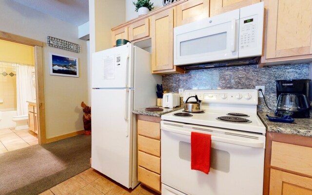 Sunstone #320 2 Bedroom Condo by RedAwning